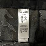 Spanx Sunshine 6” Black Camo Shorts Womens Sz Large 794 Photo 7
