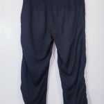 Lucy Activewear Capri Pants Ruched Leg Photo 3