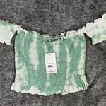 NWT Kiwi & Punch Crop Top Sz M Pastel Green White Size M Photo 0
