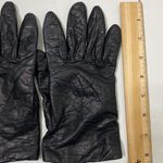 Fownes black leather gloves with brown cashmere lining. Size 7.5. Photo 4
