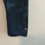 Lululemon clip in crop leggings women’s size 4 Photo 2