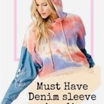 Like an angel pullover cropped hoodie, tie-dye, light denim sleeves Size large Photo 9