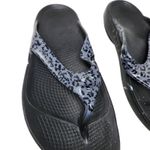 Oofos Black T Photo 3