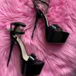 Brand new pair of high heels. Never worn. Very sexy Black Size 5 Photo 0