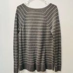 Gap  gray and white Vneck stripe sweater sz Medium Photo 3