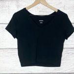 Wild Fable Black Cropped V-Neck T-Shirt Crop Top Size Large Photo 0