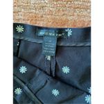 Briggs New York  Wm's Capri Pants Black W/Embroidered Daisy Design Size 10P Photo 2