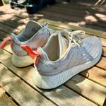 Adidas NMD R2 Women’s Shoes Running Shoes Sneakers Beige Peach Size 5 Photo 1