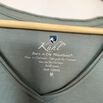 Kuhl green gray v-neck workout top women's size medium sleeveless flaw Photo 2