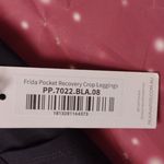 A pea in the pod  maternity Frida pocket crop leggings size 8 Photo 3