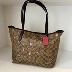 Coach City Tote In Signature Canvas With Disco Star Print c7243 Photo 0
