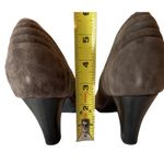 Clarks  Artisan Pumps Womens Heels Size 7.5 Brown Suede Bow Cushion 2.5" Heel Photo 6