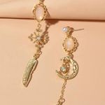 UB Moon Earrings Gold Photo 0