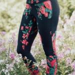ALBION FIT 2 piece!  Antigua Compression leggings AND Kale Knot crop tank Photo 11