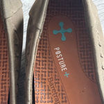 Baretraps Shoes Womens 8.5 Norma Posture Plus Green Hidden Heel Photo 1