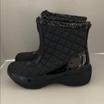 Meghan LA Khombu Black Quilted winter boots size 8m (Megan) Photo 2
