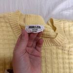 Double Zero yellow sweater Photo 1