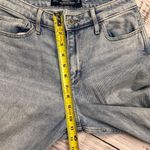 Hollister  Curvy High-Rise Mom Jeans Light Wash Size 28 Women's Relaxed Fit Photo 7