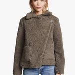 JACK  Women's Speak Now Sherpa Jacket Photo 1