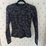 Lululemon Close to Crossing Long
Sleeve *Rulu
Heritage Camo Jacquard Photo 3