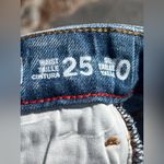 Tommy Hilfiger  distressed MOM Jeans Photo 5