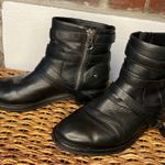 DV by Dolce Vit Dolce Vita Kiera Belted Round Toe Leather Ankle Boot with Side Zip Black Sz 8 Photo 4