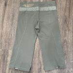 Lululemon Size 6 Manifesto Groove Crop Pants Women’s Wide Leg Logo Print Detail Photo 2