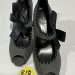 Woman’s Velvet Heart Gray Fabric With gray Stitching Open Toe Size 7.5 Photo 0