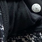 Lululemon  Energy Sports Bra Iced Wave White Black / Ice Breaker White Black Photo 4