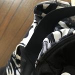 Lululemon black white floral top,size 4 Photo 2