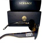 Versace NWOT🕶️ Tortoise Brown with Mother Of Pearl Sunglasses Photo 2