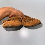Minnetonka  moccasin size 7.5 Photo 3
