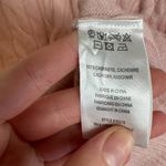 Minnie Rose  100% cashmere light pink distressed V-neck sweater fits medium K32 Photo 4