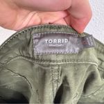 Torrid  Cropped Wide Leg Green Pants Size 18 Photo 2