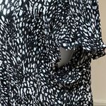 Allison Taylor  Woman B/W Short Sleeve Blouse Photo 4