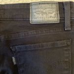 Levi's Levi’s Women's 711 Mid Rise Distressed Skinny Jeans in Black Size 27 Photo 6