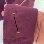 Mountain Hardwear  Eggplant Half Zip  Pullover XS Photo 4