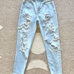 American Eagle Destroyed Mom Jean in Light Wash Size 00 Photo 5