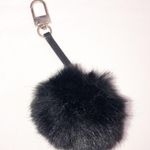 Guess Quilted Round Wristlet White Faux Fur Ball Key Fob Ring 4” Red Photo 3