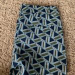Ann Taylor  | geometric pattern shorts. Photo 5