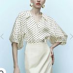 Urban revivo - POLKA DOT V-NECK SHIRT Photo 0