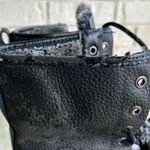 Boots Size 6 warm rain Preowned. Minor wear. Photo shows wear. Still GREATboots Photo 5