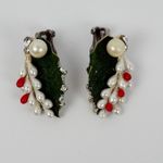 Vintage Christmas Holly Clip On Earrings Faux Pearl Mistletoe Holiday Jewelry Photo 1