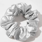 MOTF Silk Hair Band #5 Silver Photo 0