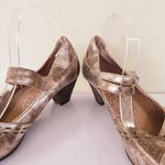 Taos Stunner Women's Mary Jane Heels Antique Gold Leather Cap Toe Laser Cut 9.5 Photo 6