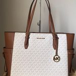 Michael Kors Set Photo 11