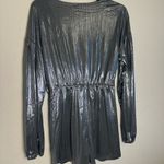 Yoins  Metallic Gray Long Sleeve Top size M Photo 4