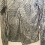 Brooks  Women's Athletic Top Long Sleeve Size Small Gray And Black 1/4 Zip Geo Photo 4
