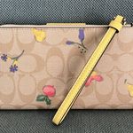 Coach Tech Wallet In Signature Canvas With Dreamy Veggie Print c8751 Photo 2