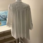 POL  White Lace-Trimmed Kimono. Size Small. Photo 2